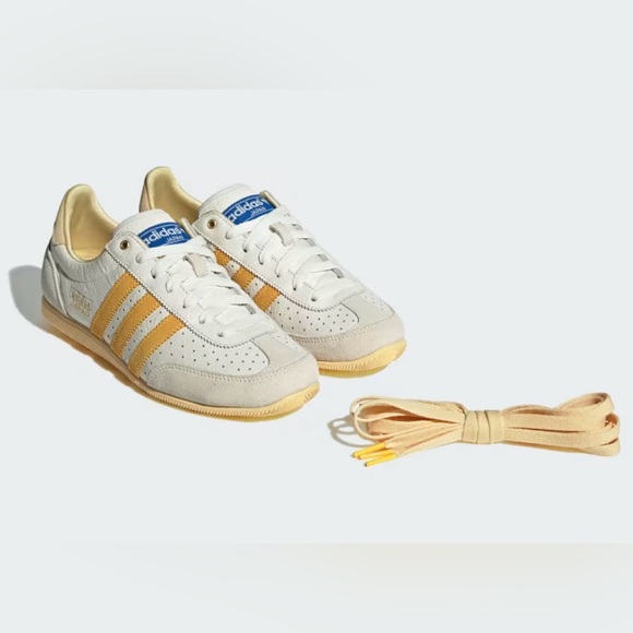 🆕✨Adidas Japan Sneakers in White and Gold Classics 💛✨🤩 - Picture 5 of 8